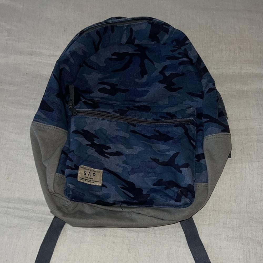 Gap Backpack - Picture 3 of 5